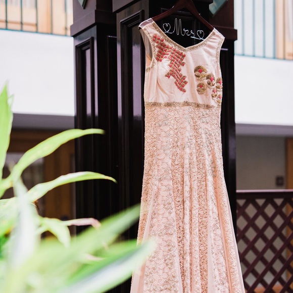 Indian Bridal Gown - M/L - Picture 1 of 2